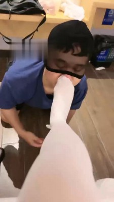 【颖主大人】学生S汗脚羞辱 bf17915