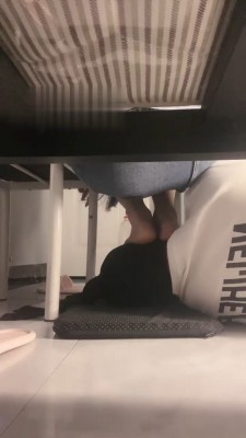 【万一】臭脚无意识踩脚垫 bf19492