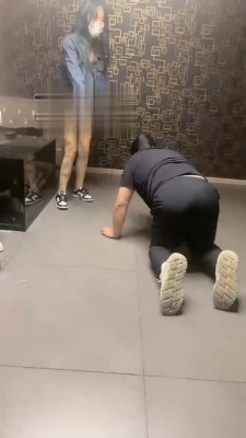 【开发素人】麻将房多素人踢踹狗 bf19317