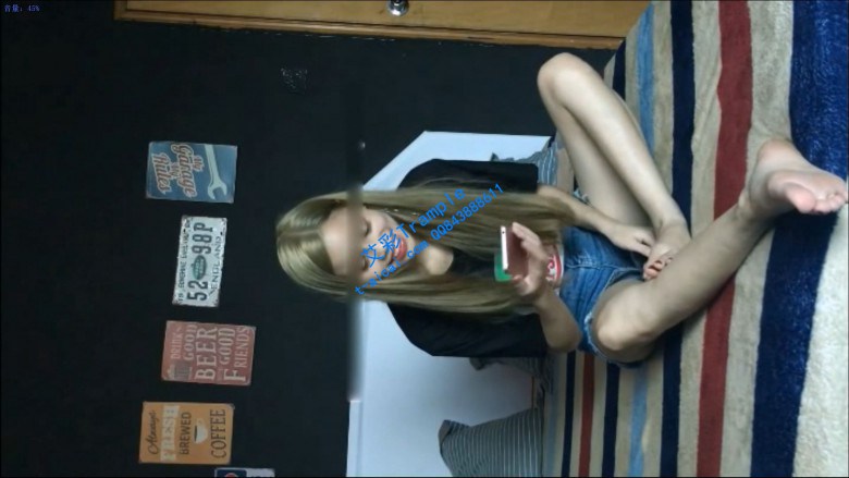 可爱俄罗斯小姐姐秀脚