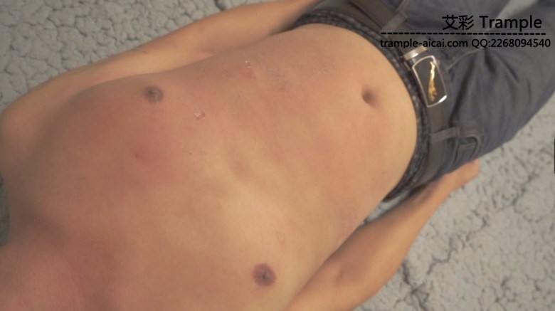 落芸歆凝高跟跺