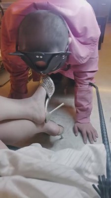 【双子姬】喜欢舔裸足的老狗 bf11801