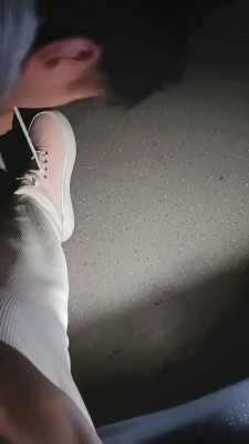 【奶味小仙女】电影院舔鞋舔脚调 bf22552_HD绳艺资源