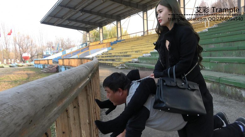 户外骑马 靴底极限羞辱