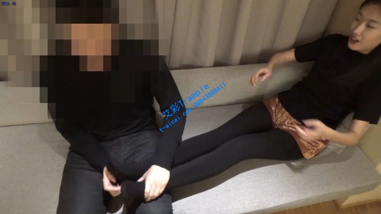 挠女神痒痒 挠白袜脚