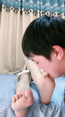 【罗宾】近距离裸足狂舔 bf22485