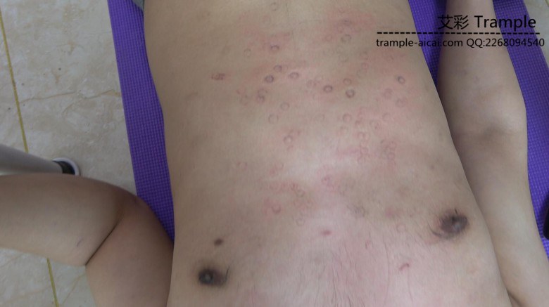 漆皮美靴舞动踩踏