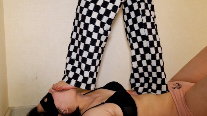 【超级女M】Baby爆皮臭汗脚折磨超级女M