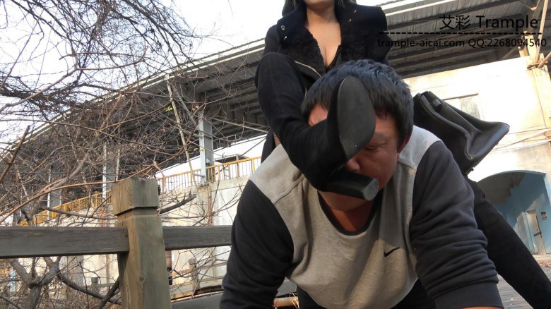 户外骑马 靴底极限羞辱