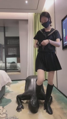 【万一S】长靴S肉丝羞辱碾压皮革衣 bf15702_HD绳艺资源