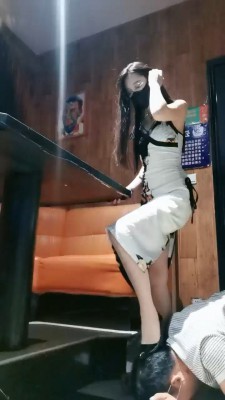 【猫神大人】KTV包厢辱老板 bf19676