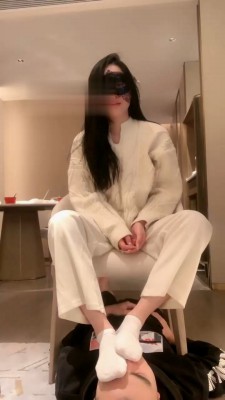 【kiki】白鞋棉袜辱小奶狗 bf21617