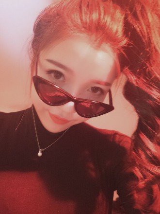 南一初九暴力踢踹