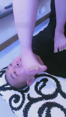 【领主老大】可爱S白袜塞嘴虐狗废物 bf15410