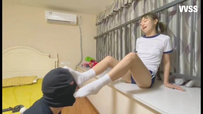 小偷被瑶酱抓住后强迫吃脚舔袜坐脸窒息