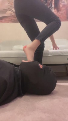 【樱木花椒】健身女教练的脚下奴 bf12186