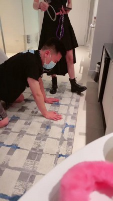 【玖玖】马丁靴少女皮鞭训狗 bf12120