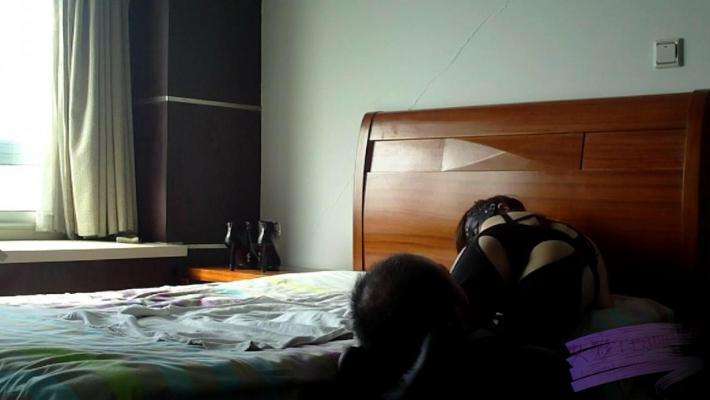 莉莉美腿魅惑足责绞杀