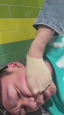 【狗哥】开发素人-猥琐男子偷窥被发现 bf11859