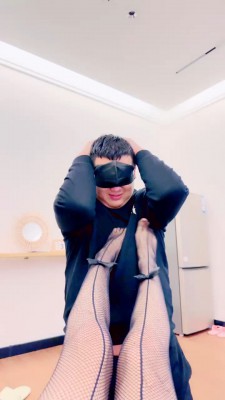 【靡兔】网袜踩踏喂食 bf23242