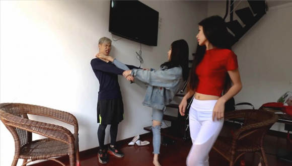 〖H.P.L栖心之栈〗—黑冰芷晴高位踢踩