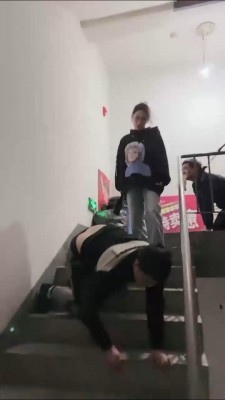 【潘妮S】素人学生主玩暴兄弟狗 bf22973