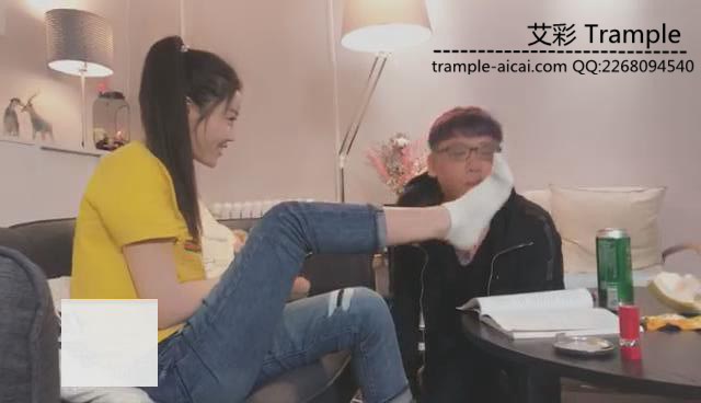 【VIVI】剧情:不良女学生戏弄家教