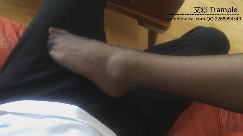 【黑丝终极福利】高傲女老板的黑丝剧情丝情袜虐。