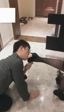 vivi,香甜可口羞辱偷邻居