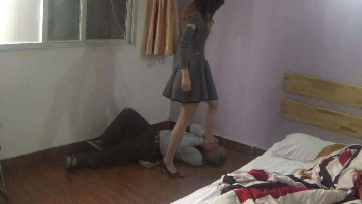 女特工诱杀对手训练