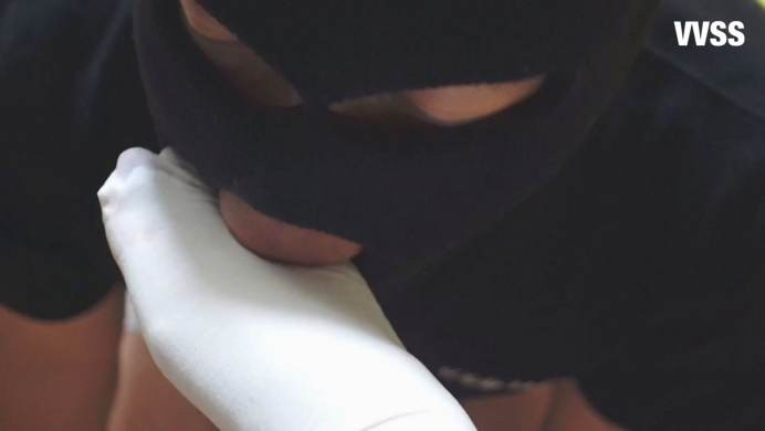 小偷被瑶酱抓住后强迫吃脚舔袜坐脸窒息