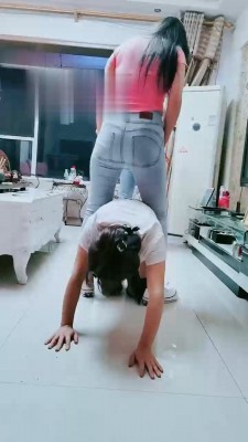 【梦幻大大】带素人闺蜜入圈调母畜 bf18321