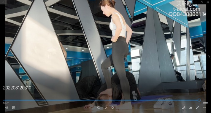 白袜美女教练健身房的残酷制服训练 YC-230415-2