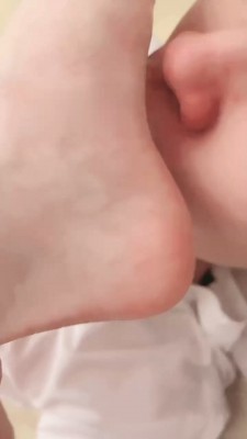 【强抚】近距离玉足辱奶狗 bf19494