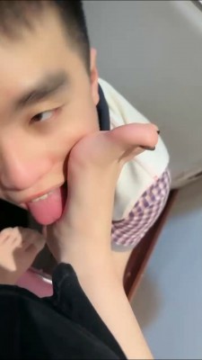 【桃幼幼】恋足舔脚场 bf23007