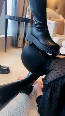 【上海赵丽颖】白富美酒店蹂躏小三母狗 bf21501