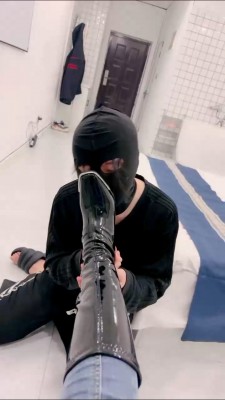 【夏娃】长靴御姐蹂躏贱狗 bf22785