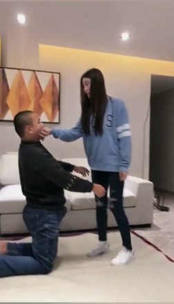 绝美vivi高难度挑战踢脸踢裆发泄_HD绳艺资源