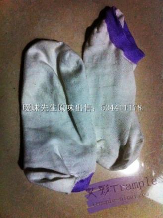 【典藏精品】高清肉丝足高清恋足大片之《奶茶浴丝足美脚》~