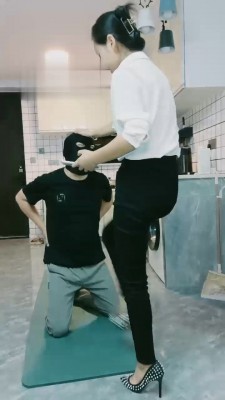 【小小小魔女】卑微房东求虐待 bf19382