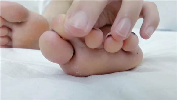 POV娇娇第一视角JK学生服恋足羞辱