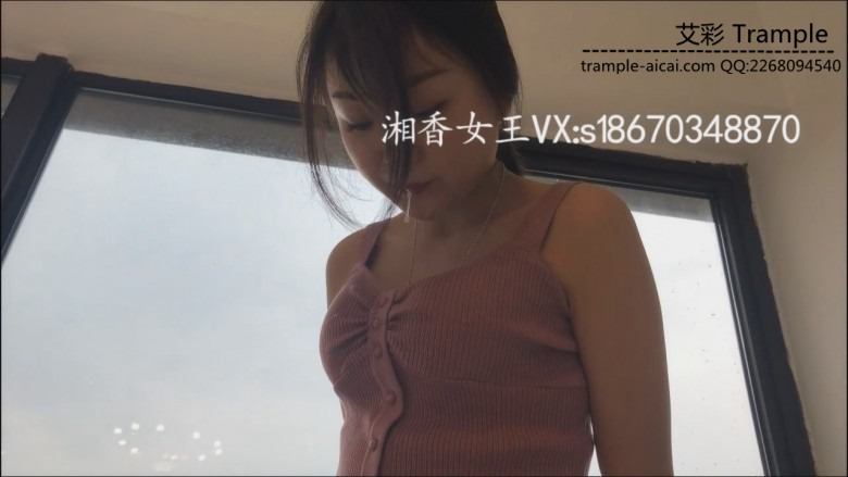 《湘香女王》阳台丝足高跟踩踏足深喉