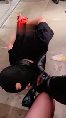 【仙女殿下】模特高跟黑丝踩丝袜喂食 bf18626