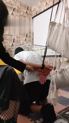 【蓉s】御姐吊绑虐圈养奴 bf17767