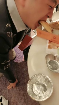 【咩祖】裸足浓痰喂食虐狗 bf23249