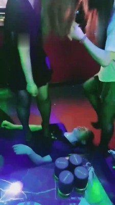 【梦幻大大】和闺蜜ktv玩服务生【双视角版】 bf12185