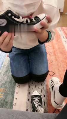 【奈奈生】舔女友的各种脏鞋  JS22100701_HD绳艺资源