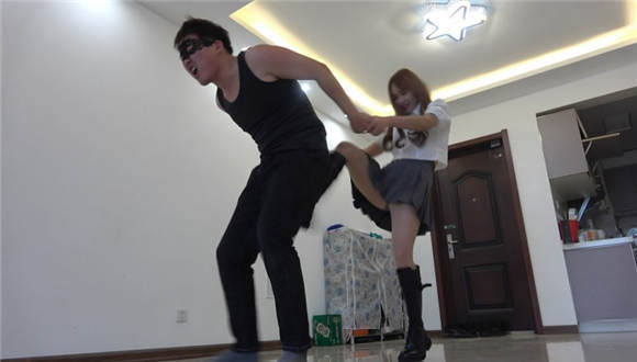 【冷柔】大头皮靴凶狠踢裆