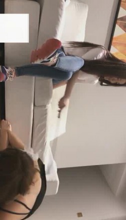 ViVi，抽女奴屁屁