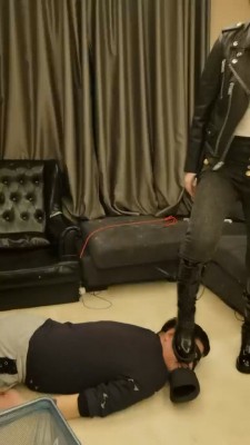 【文文文】长靴S超暴力踢踹 bf21574